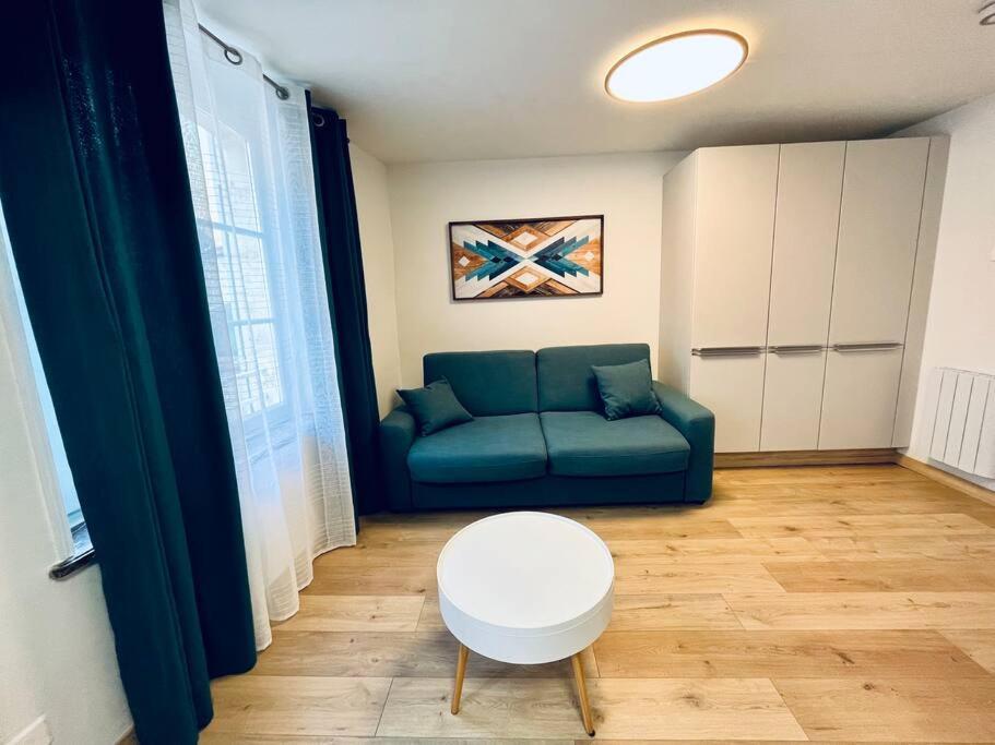 Stylish Studio In The Center Of Senlis Apartment Санлис Екстериор снимка