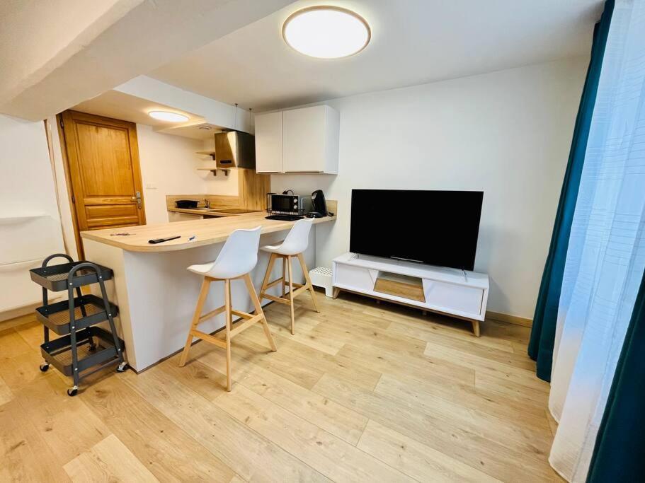 Stylish Studio In The Center Of Senlis Apartment Санлис Екстериор снимка