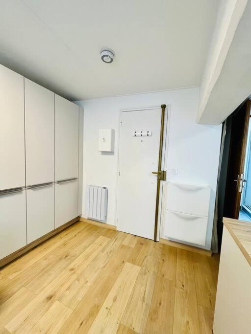 Stylish Studio In The Center Of Senlis Apartment Санлис Екстериор снимка